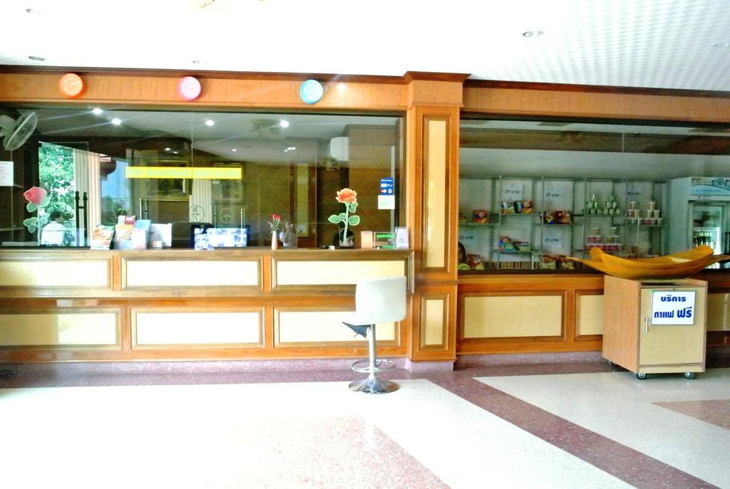 פרה נאקון סי איוטאיה Rose Garden Hotel מראה חיצוני תמונה