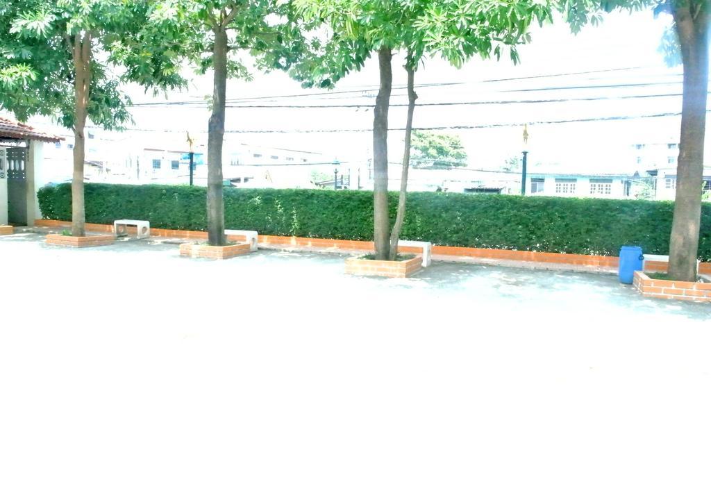 פרה נאקון סי איוטאיה Rose Garden Hotel מראה חיצוני תמונה