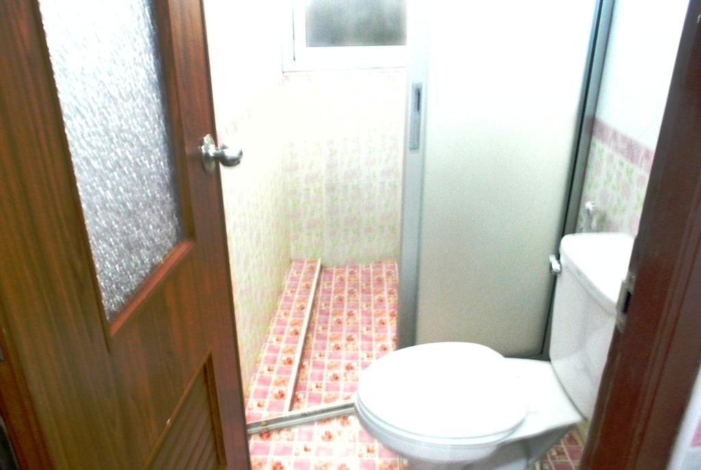 פרה נאקון סי איוטאיה Rose Garden Hotel מראה חיצוני תמונה