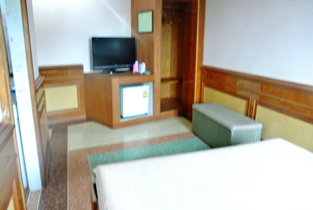 פרה נאקון סי איוטאיה Rose Garden Hotel מראה חיצוני תמונה